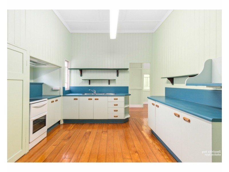 89 Main Street, Park Avenue QLD 4701