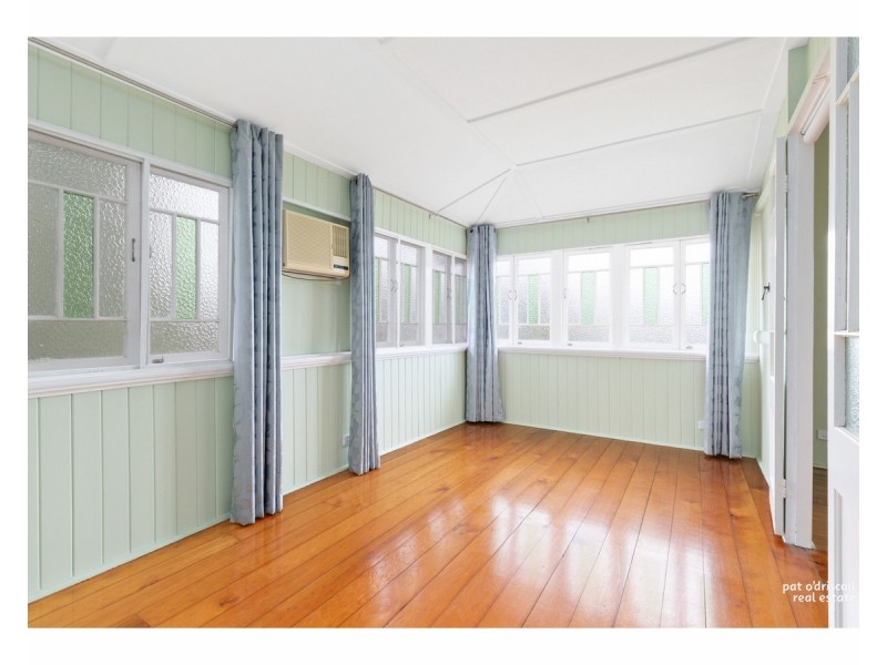 89 Main Street, Park Avenue QLD 4701