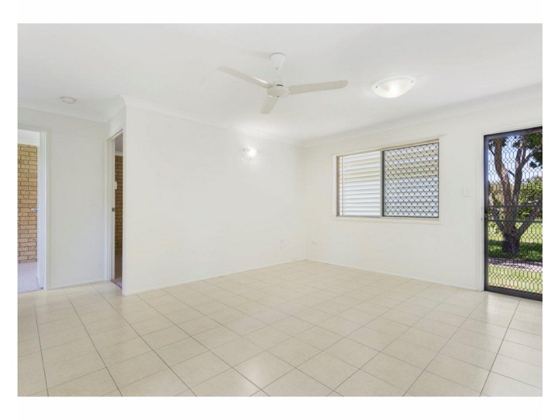 1,2,3,4,5/11 Card Street, Berserker QLD 4701