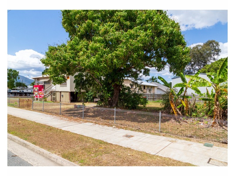 93 Main Street, Park Avenue QLD 4701