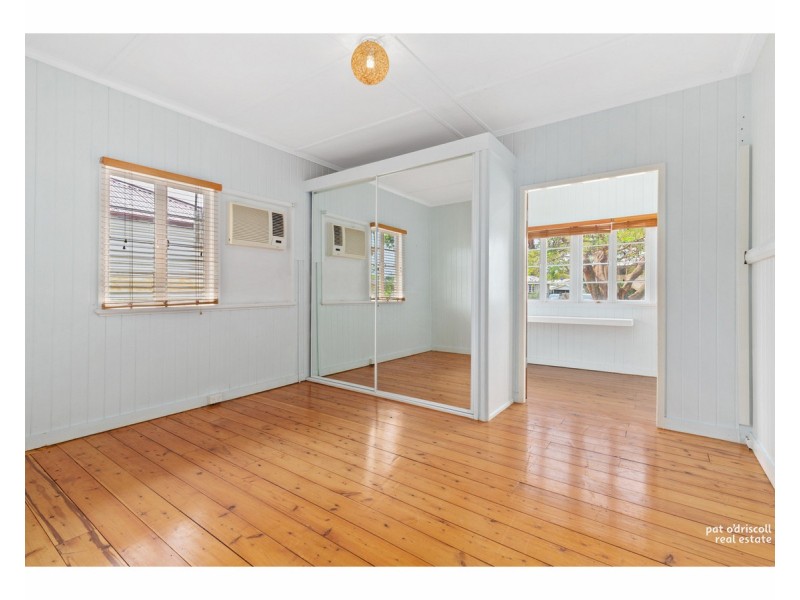 28 Cowap Street, Park Avenue QLD 4701
