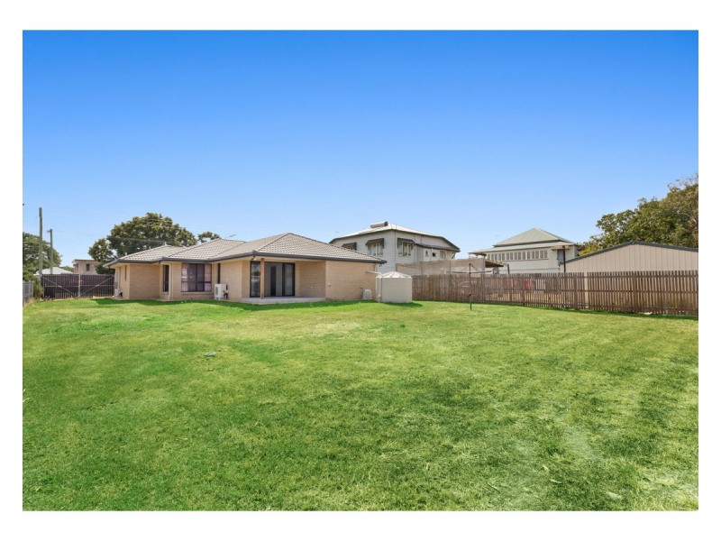 36 Charles Street, Berserker QLD 4701