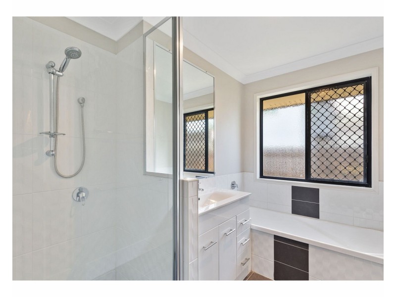 36 Charles Street, Berserker QLD 4701