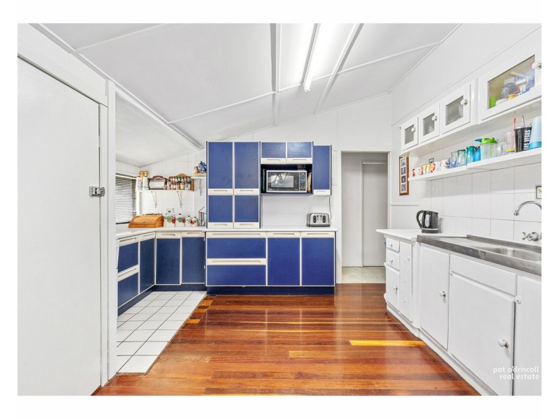 2 Renshaw Street, Park Avenue QLD 4701