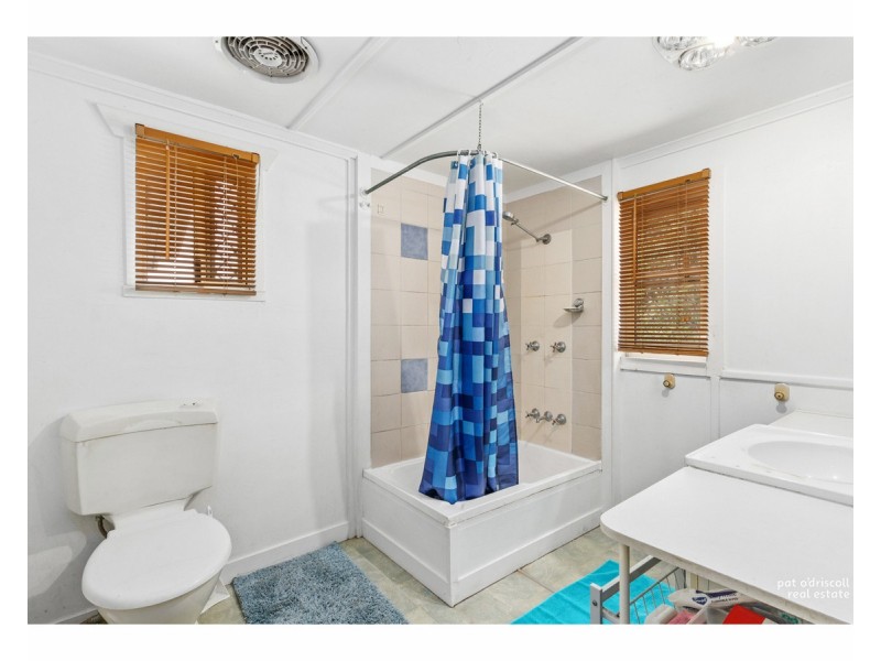 2 Renshaw Street, Park Avenue QLD 4701