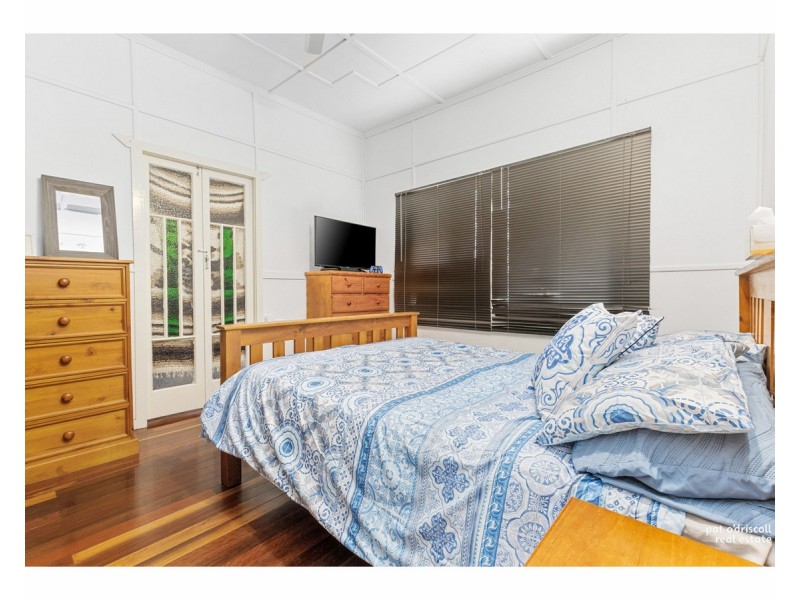 2 Renshaw Street, Park Avenue QLD 4701