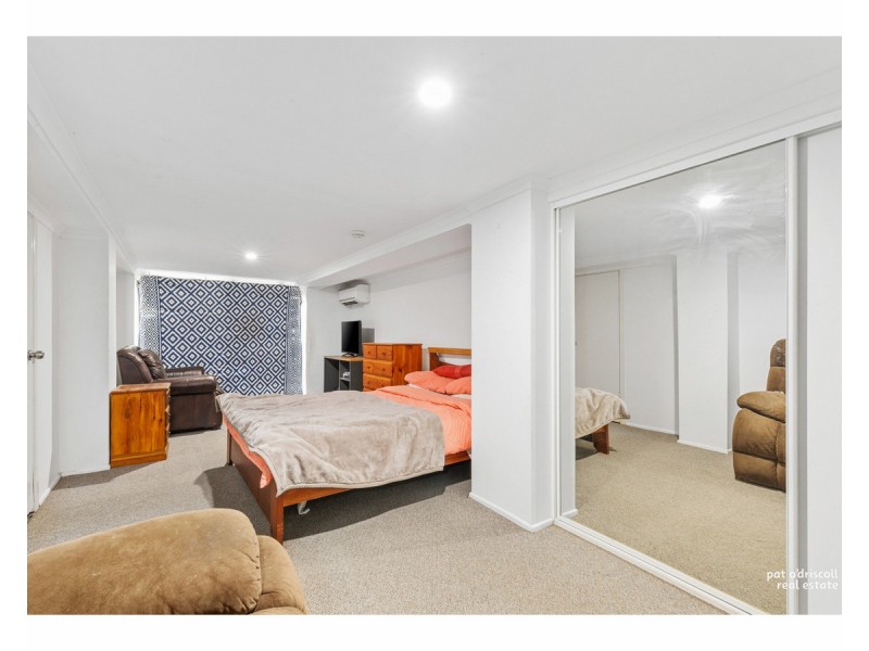 2 Renshaw Street, Park Avenue QLD 4701