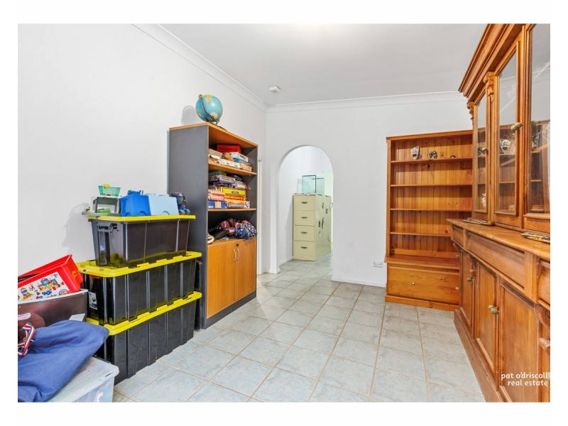 2 Renshaw Street, Park Avenue QLD 4701