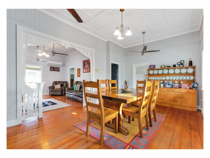 94 Davis Street, The Range QLD 4700