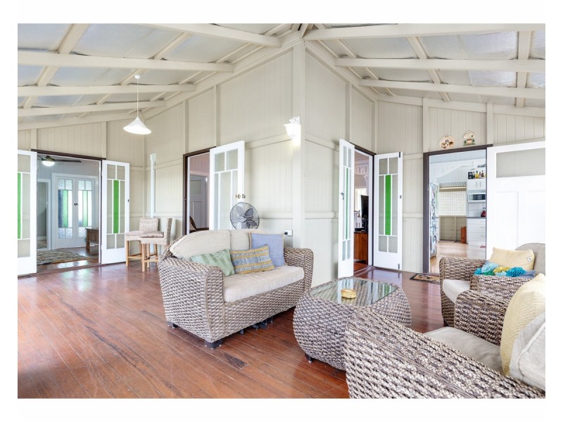 94 Davis Street, The Range QLD 4700