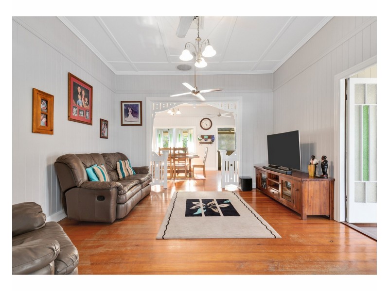 94 Davis Street, The Range QLD 4700