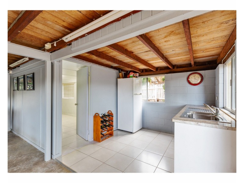 94 Davis Street, The Range QLD 4700