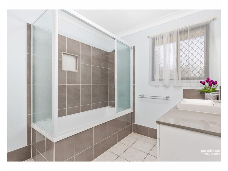 4 Pacey Street, Parkhurst QLD 4702