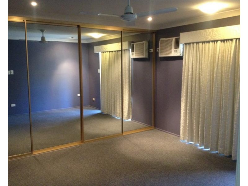 2/24 Forbes Avenue, Frenchville QLD 4701