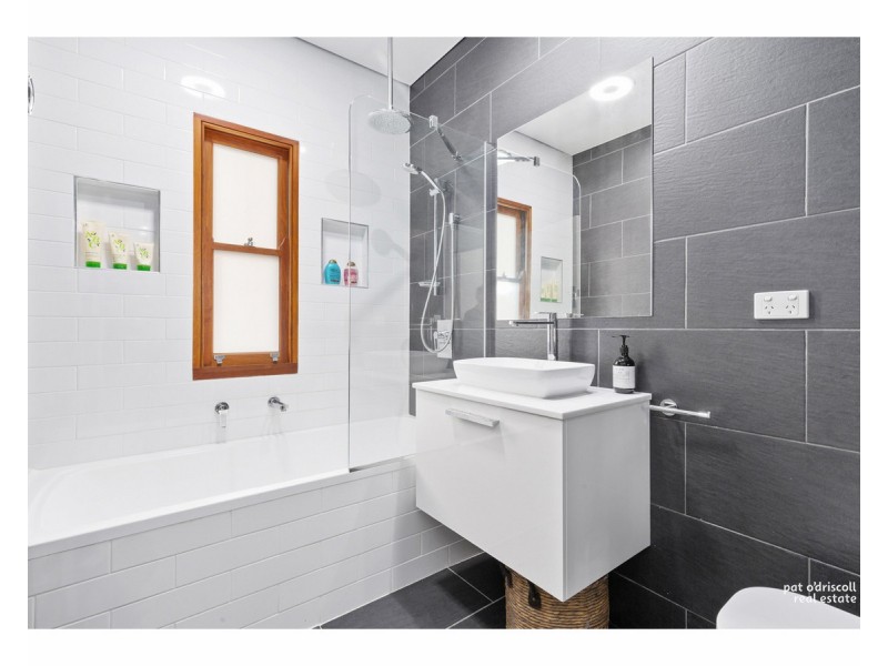 98 Penlington Street, The Range QLD 4700