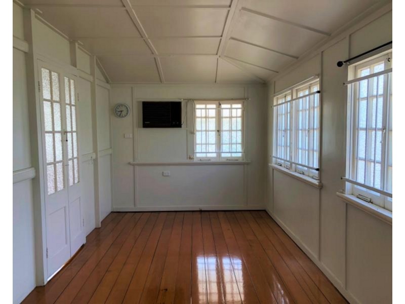 5 Cairns Street, The Range QLD 4700