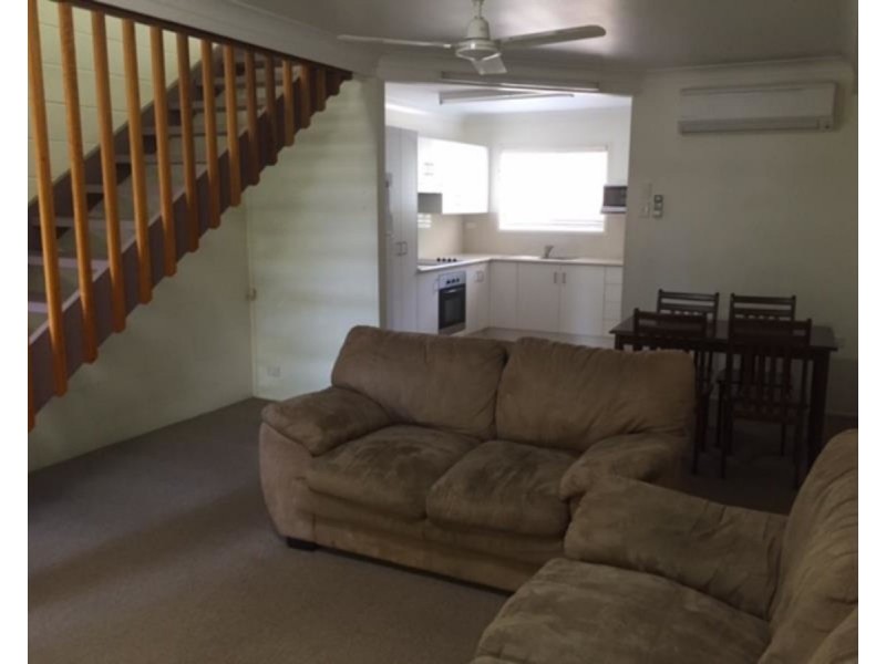 2/295 Bloxsom Street, Frenchville QLD 4701