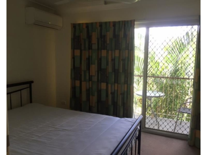 2/295 Bloxsom Street, Frenchville QLD 4701