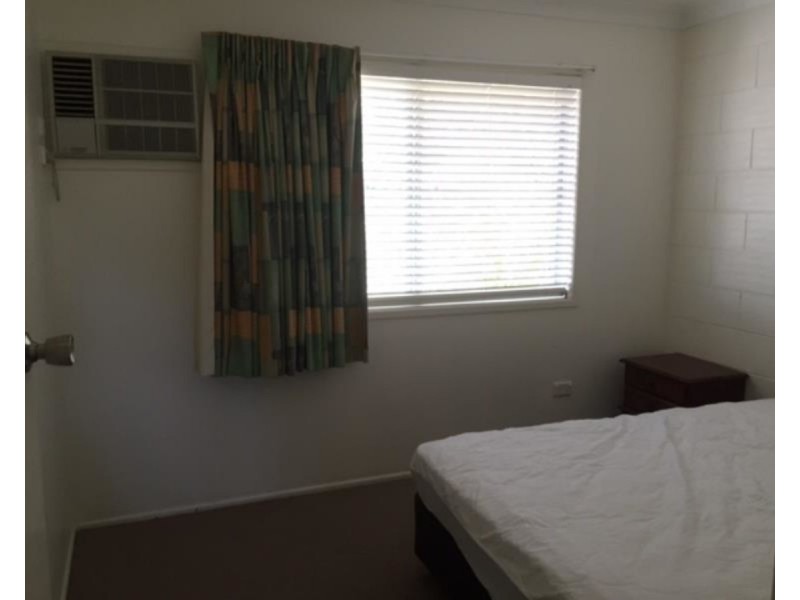 2/295 Bloxsom Street, Frenchville QLD 4701