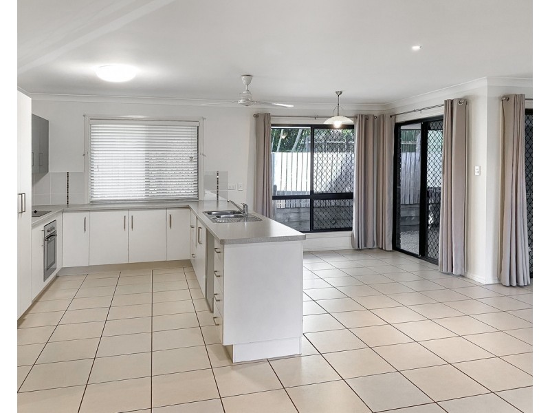 35 Woodville Street, Wandal QLD 4700