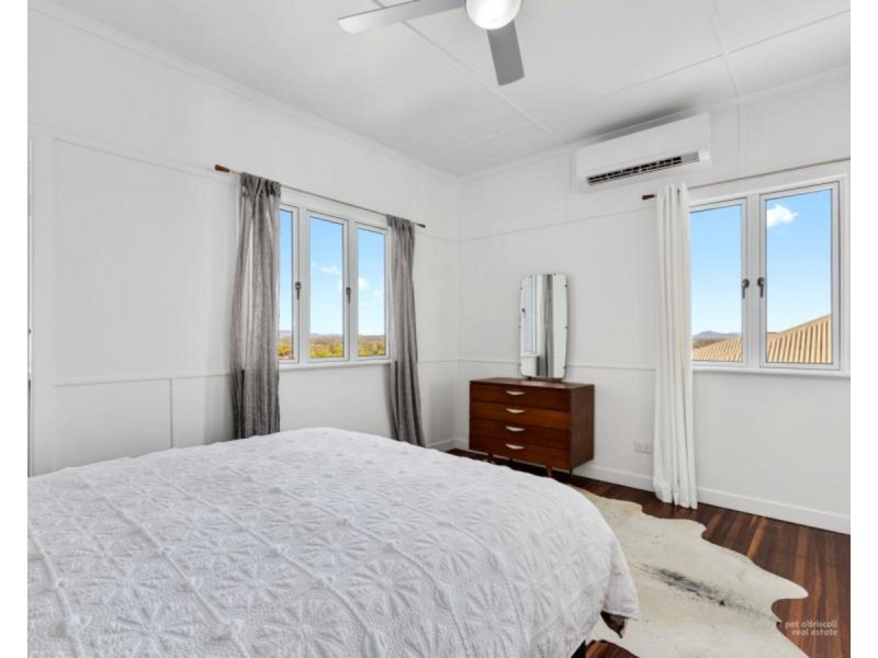 16 Bowen Terrace, The Range QLD 4700