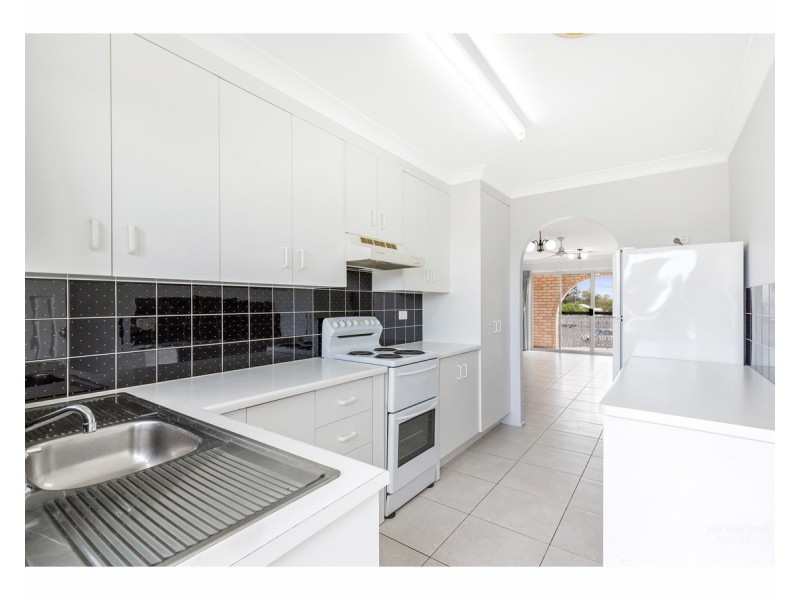 4/37 Armstrong Street, Berserker QLD 4701