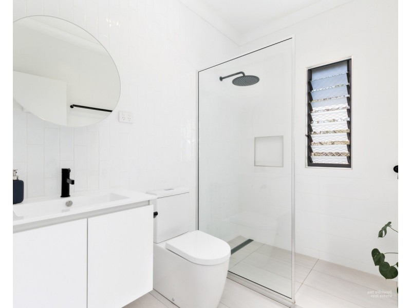 16 Bowen Terrace, The Range QLD 4700
