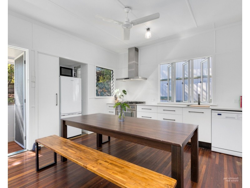 16 Bowen Terrace, The Range QLD 4700