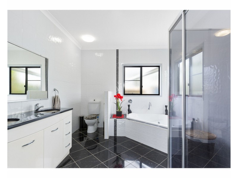33 Clifton Street, Gracemere QLD 4702