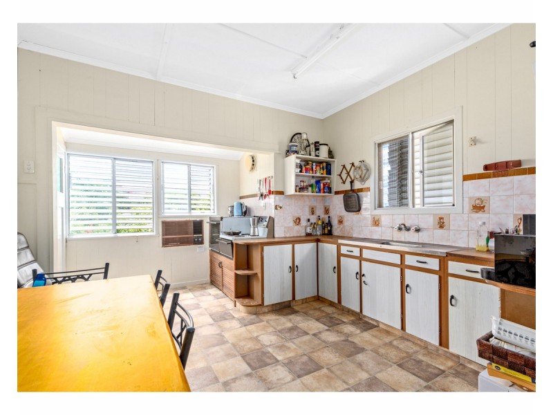 6 Dobbs Street, The Range QLD 4700