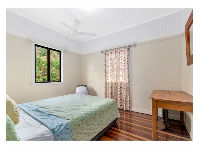 6 Dobbs Street, The Range QLD 4700