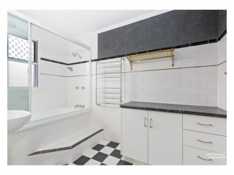 24 Jessie Street, The Range QLD 4700