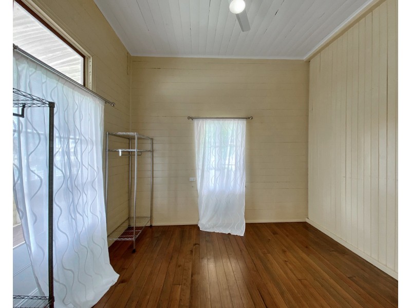 52 Davis Street, The Range QLD 4700