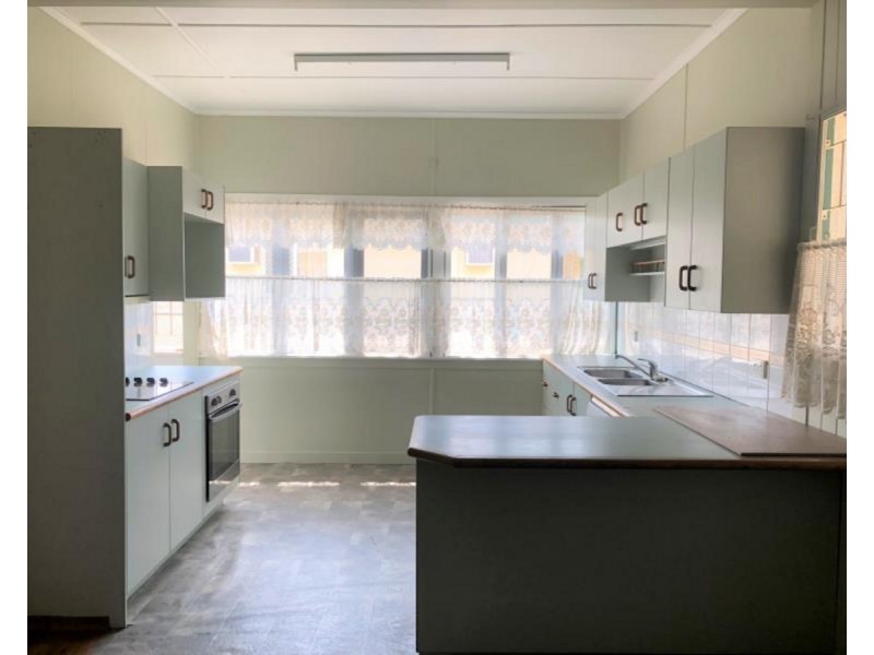 160 Elphinstone Street, Berserker QLD 4701