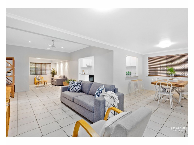 8 Beaconsfield Terrace, The Range QLD 4700
