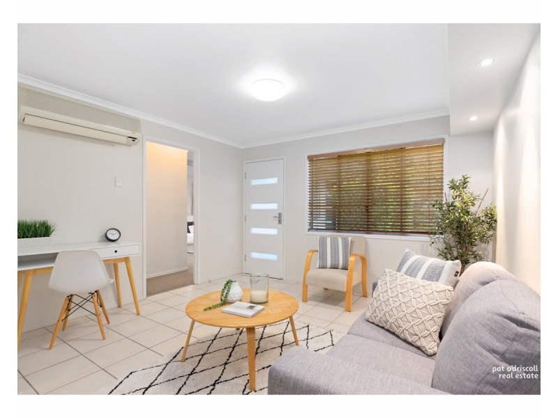 8 Beaconsfield Terrace, The Range QLD 4700