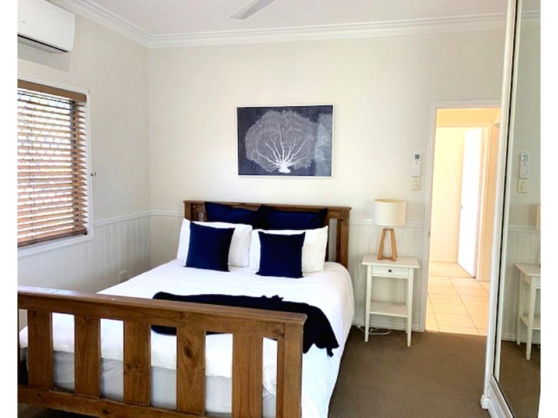 8 Beaconsfield Terrace, The Range QLD 4700