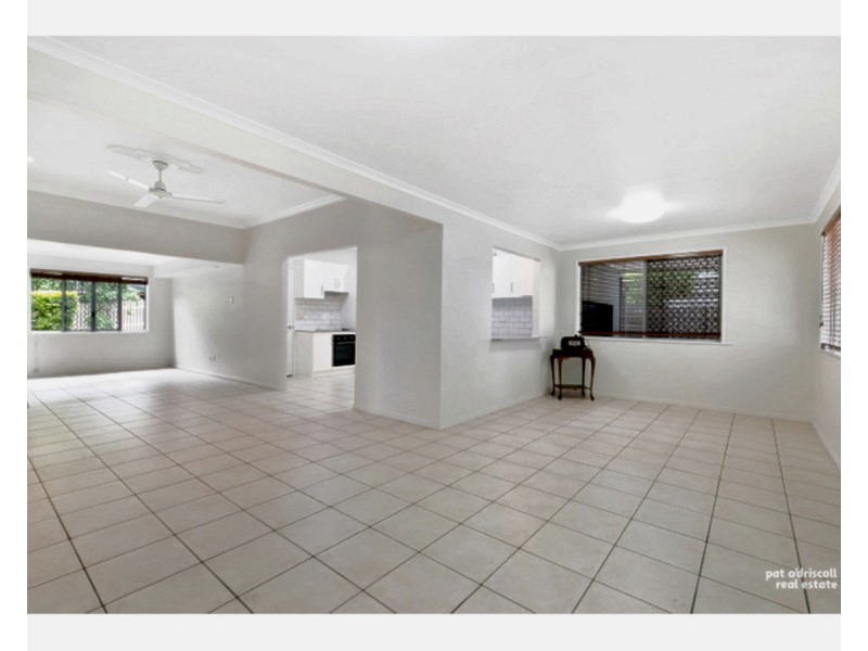 8 Beaconsfield Terrace, The Range QLD 4700