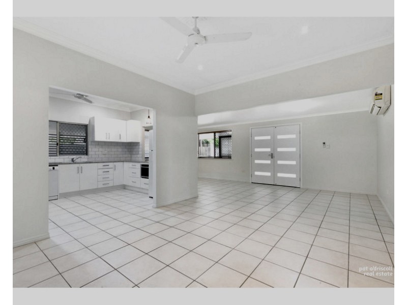 8 Beaconsfield Terrace, The Range QLD 4700