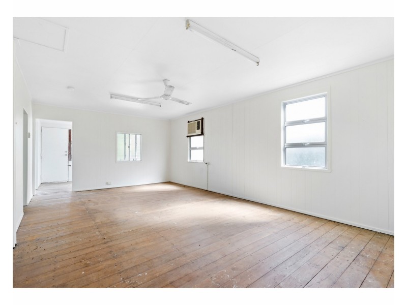 399 Paterson Avenue, Koongal QLD 4701