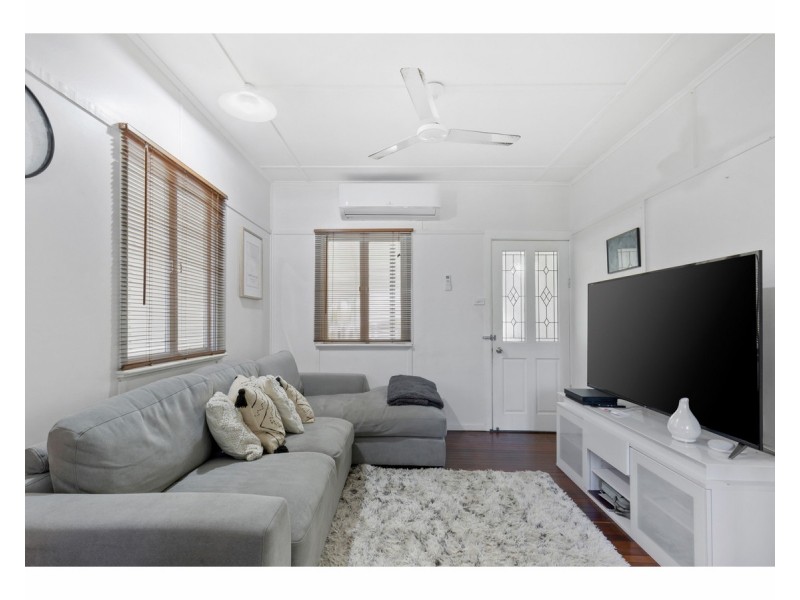 27 Brae Street, The Range QLD 4700