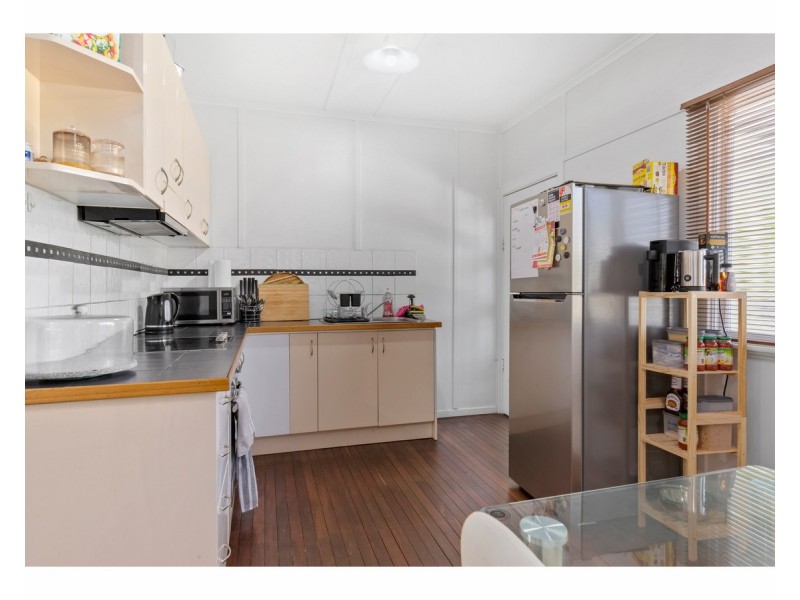 27 Brae Street, The Range QLD 4700