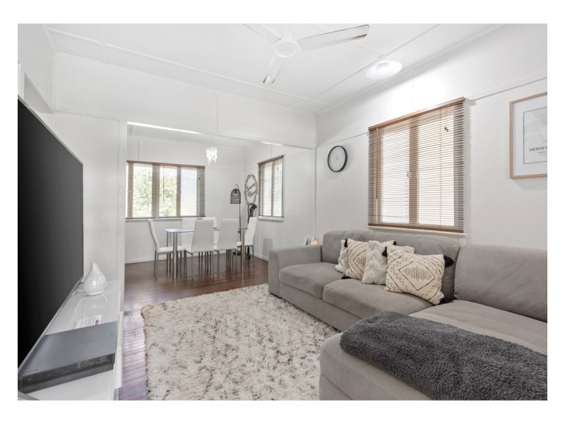 27 Brae Street, The Range QLD 4700