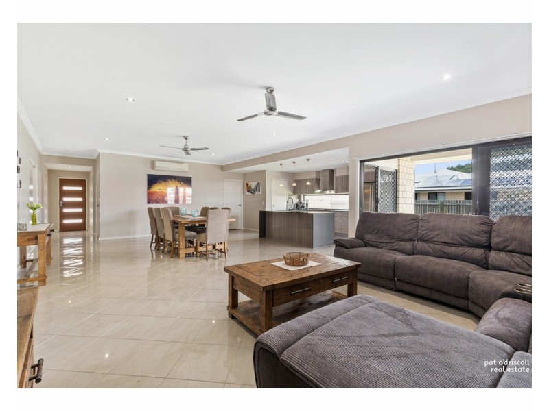 7 Riviera Way, Mulambin QLD 4703