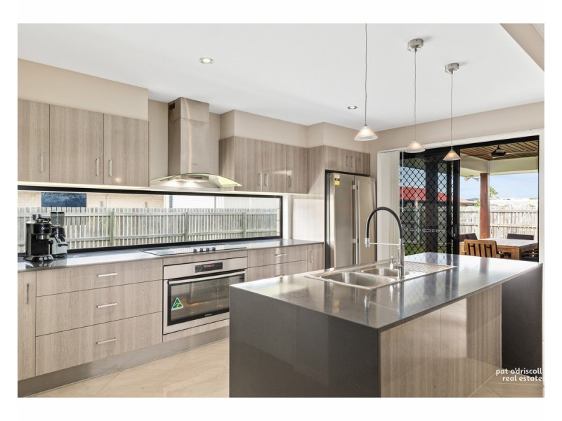 7 Riviera Way, Mulambin QLD 4703