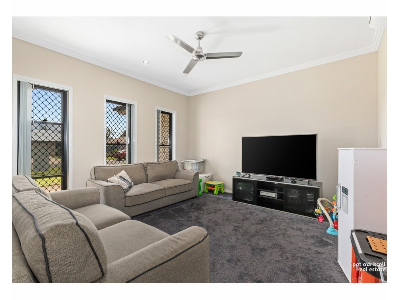 7 Riviera Way, Mulambin QLD 4703