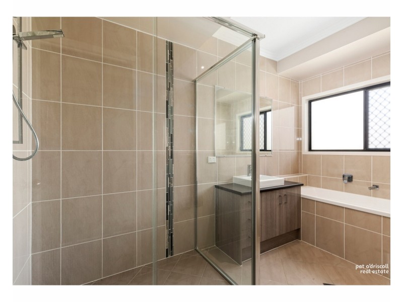 7 Riviera Way, Mulambin QLD 4703