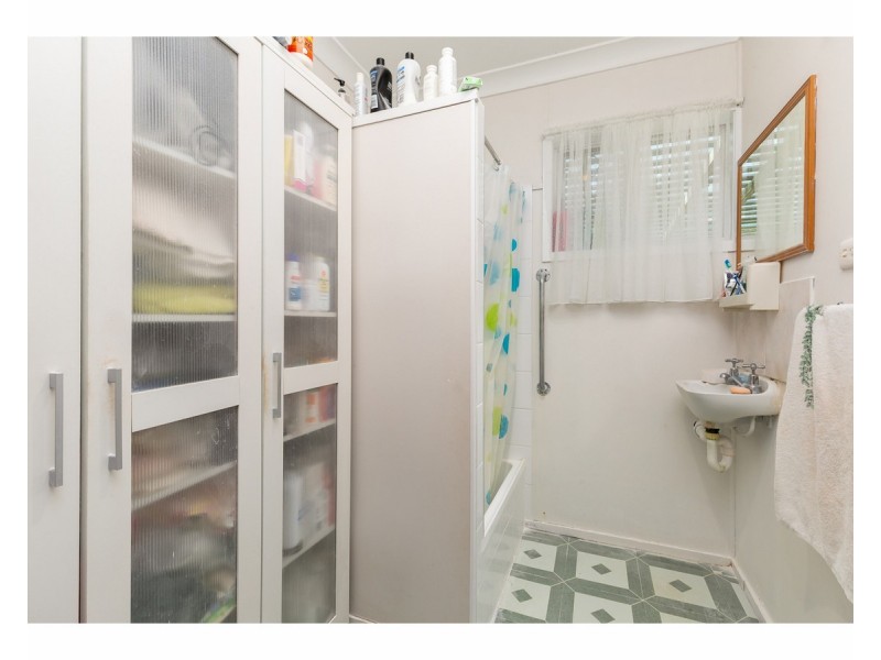 32 Symons Street, Park Avenue QLD 4701