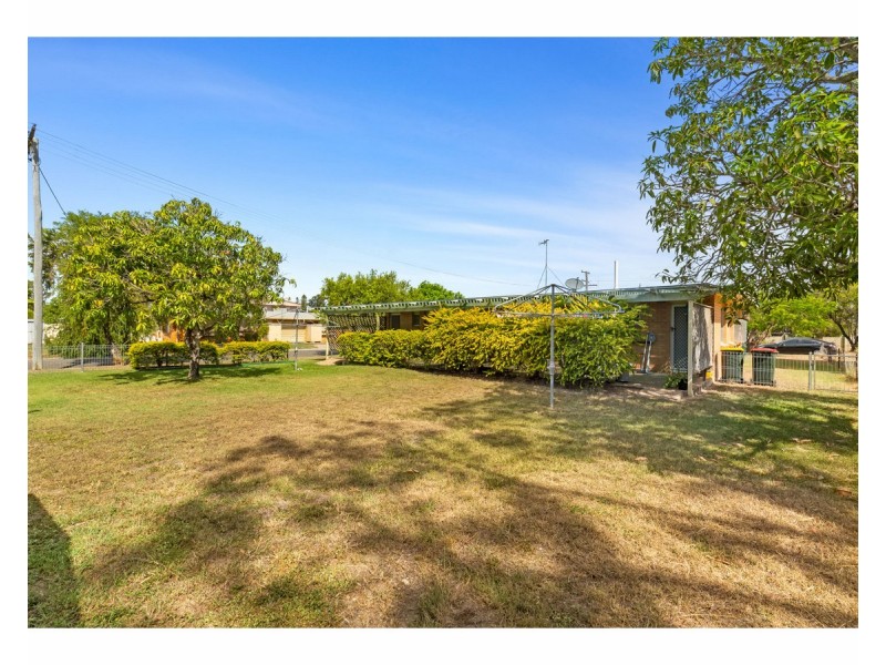 32 Symons Street, Park Avenue QLD 4701