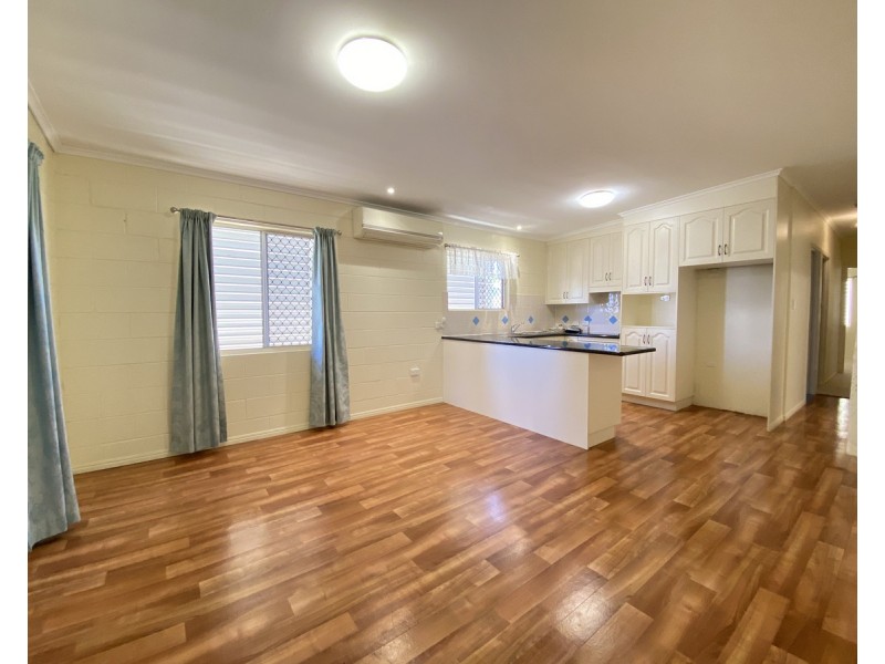 2/269 Grubb Street, Koongal QLD 4701